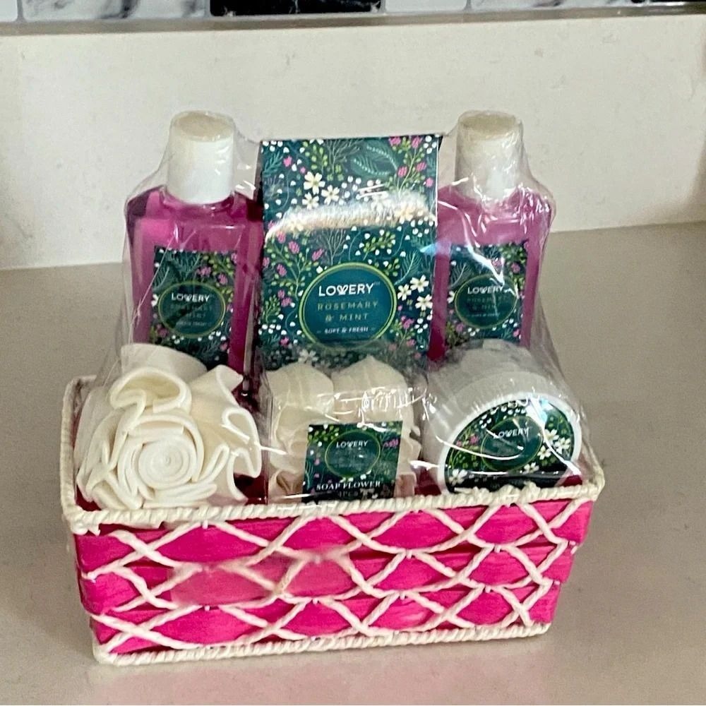 Lovery Rosemary & Mint 9 Piece Bath Gift Set Pink Wooden Basket Spa Kit NEW